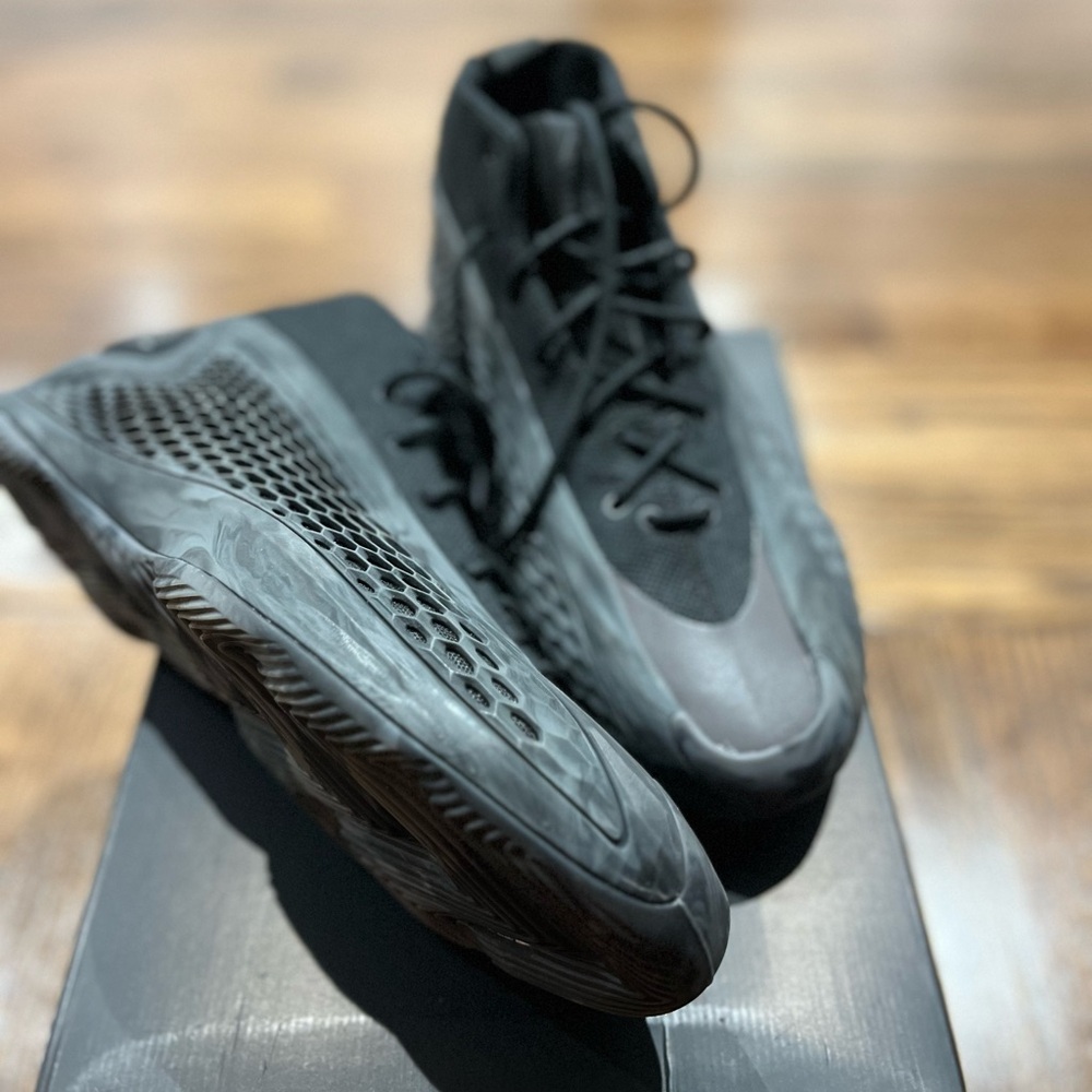 adidas Black Anthony Edwards basketball shoe
Worn once for Media day